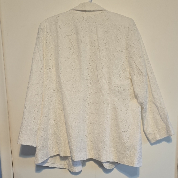 Susan Graver Women's White Eyelet Women's Blazer- Size 2X - Picture 7 of 7